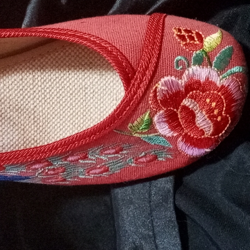 Shoes - Picture 5 of 6